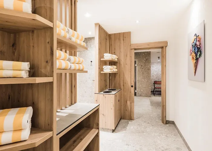 Andre Arnold - Boutique Maison d'hôtes 3*