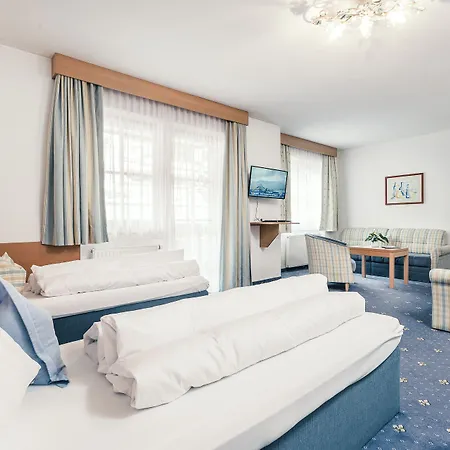 ゲストハウス Andre Arnold - Boutique 3*