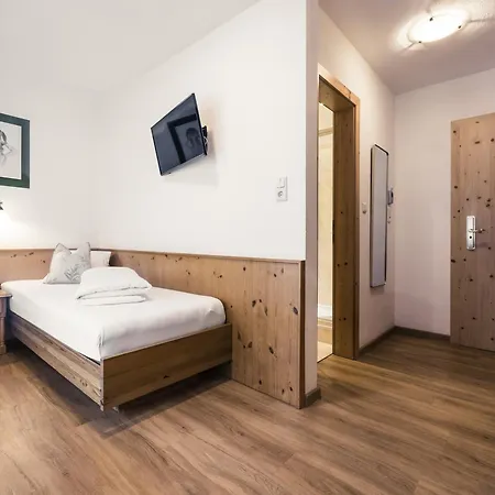 Andre Arnold - Boutique Guest house 3*